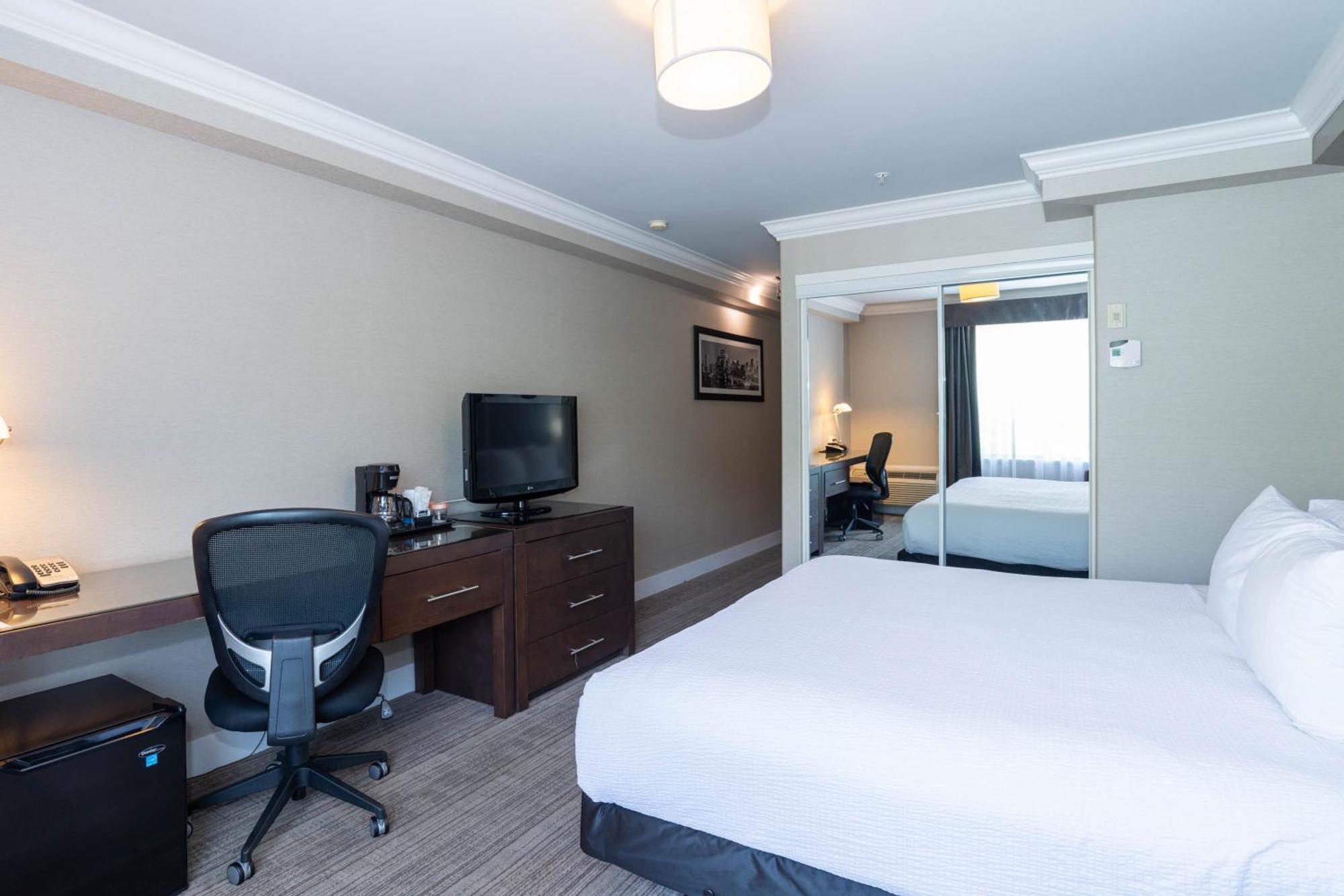 Sandman Hotel & Suites Calgary South Bagian luar foto